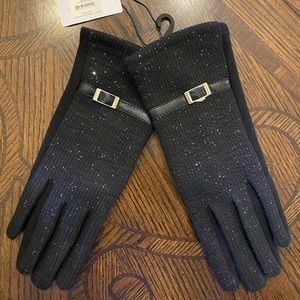 Arianna by Howard’s Sparkle & Buckle Accent Microfiber Gloves in Black
